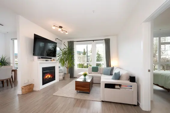 204 217 West 8Th Street, North Vancouver