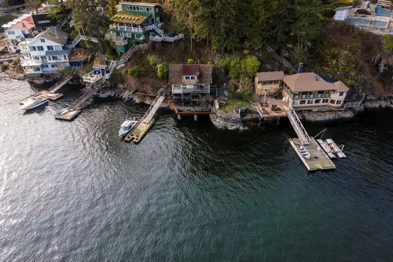 5748 Sunshine Falls Lane, North Vancouver For Sale - image 19