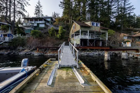 5748 Sunshine Falls Lane, North Vancouver For Sale - image 3