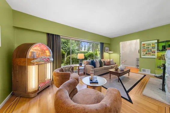 2011 Bridgman Avenue, North Vancouver For Sale - image 6