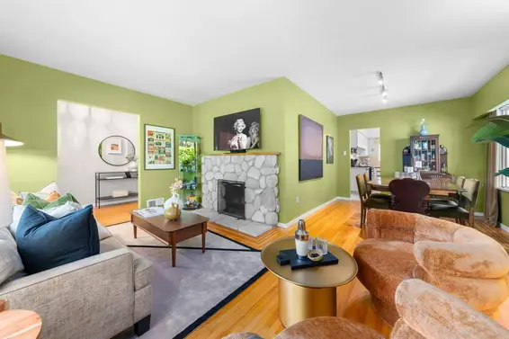 2011 Bridgman Avenue, North Vancouver For Sale - image 8