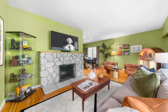 2011 Bridgman Avenue, North Vancouver For Sale - image 9