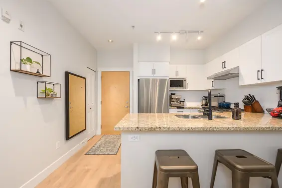 112 2601 Whiteley Court, North Vancouver For Sale - image 10