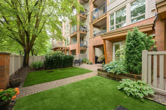 112 2601 Whiteley Court, North Vancouver For Sale - image 2