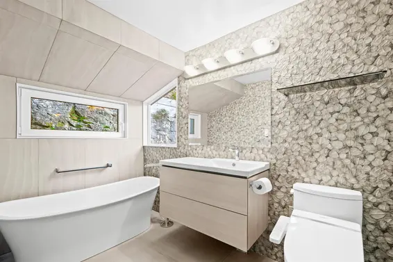 6775 Marine Drive, West Vancouver For Sale - image 23