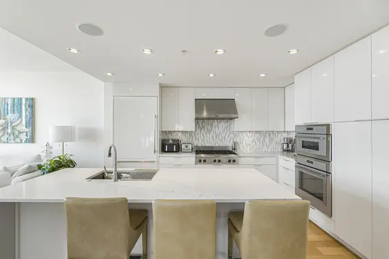 1001 3315 Cypress Place, West Vancouver For Sale - image 13