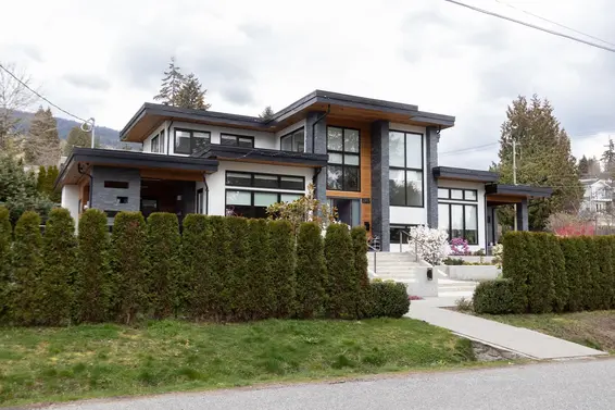 2213 Kings Avenue, West Vancouver For Sale - image 2