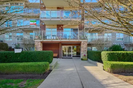 311 1033 St. Georges Avenue, North Vancouver For Sale - image 2