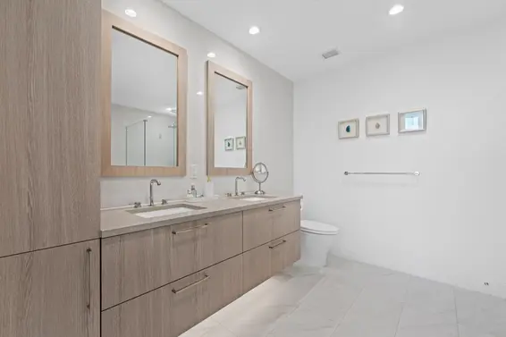 305 747 East 3rd Street, North Vancouver For Sale - image 21