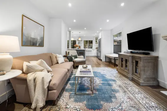 3558 Everglade Place, North Vancouver For Sale - image 10