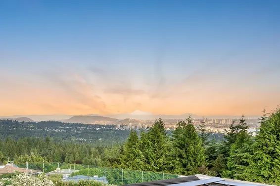1036 Eyremount Drive, West Vancouver For Sale - image 2