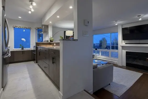 202 2440 Haywood Avenue, West Vancouver For Sale - image 6