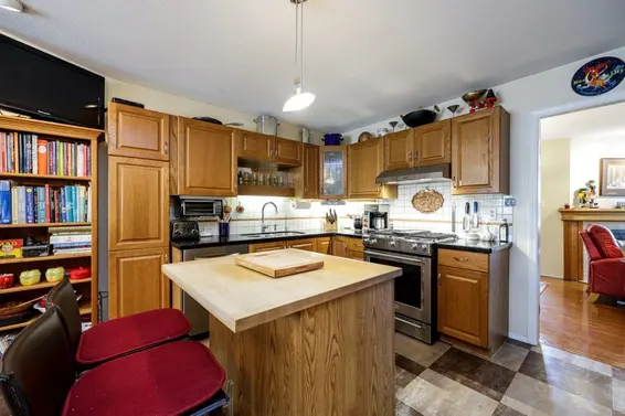 2 261 West 16th Street, North Vancouver For Sale - image 10