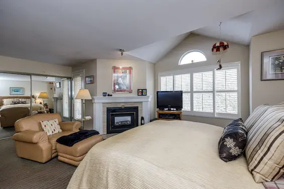2 261 West 16th Street, North Vancouver For Sale - image 20