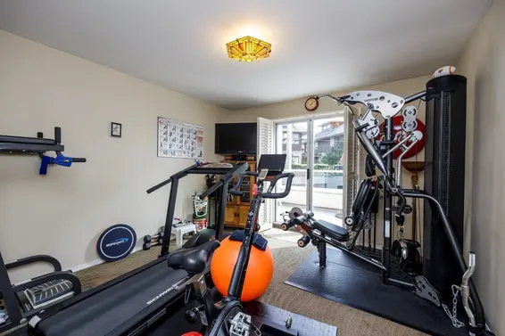 2 261 West 16th Street, North Vancouver For Sale - image 25