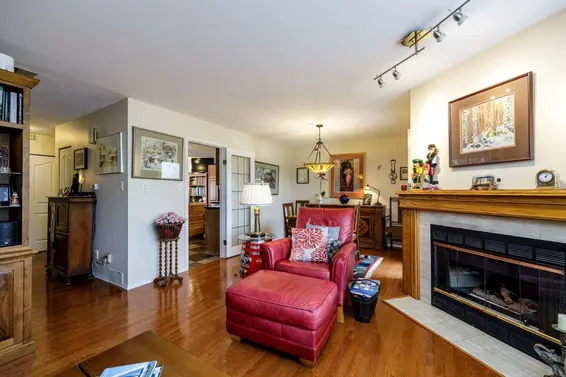 2 261 West 16th Street, North Vancouver For Sale - image 7