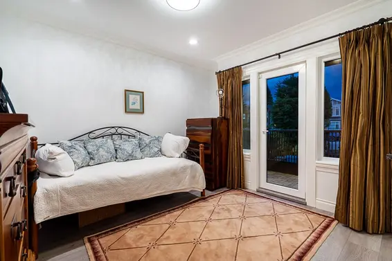 559 East 4th Street, North Vancouver For Sale - image 17