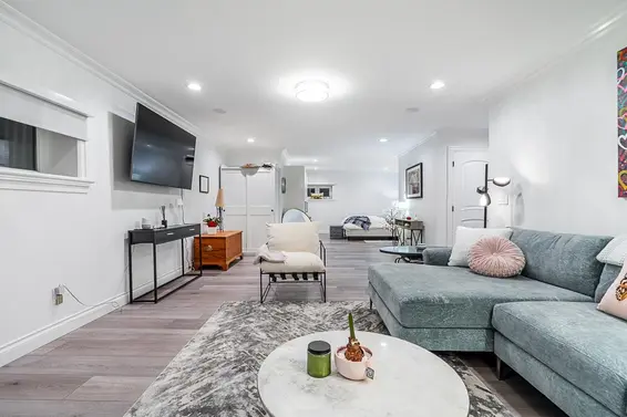 559 East 4th Street, North Vancouver For Sale - image 20