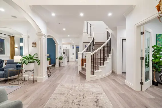 559 East 4th Street, North Vancouver For Sale - image 4