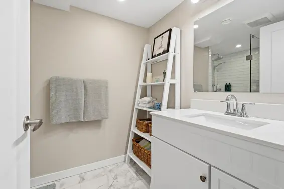272 East Osborne Road, North Vancouver For Sale - image 36