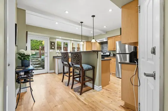 272 Osborne Road, North Vancouver For Sale - image 9