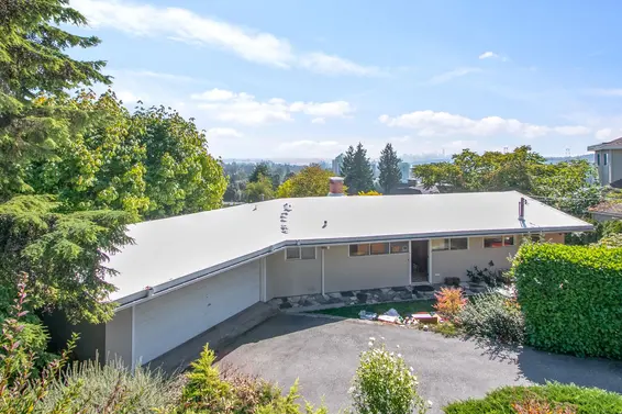 850 8Th Street, West Vancouver