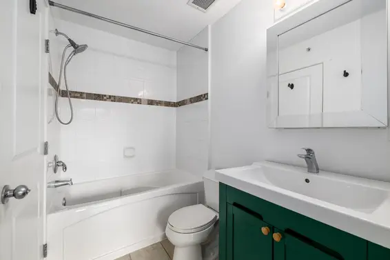 409 183 West 23 Street, North Vancouver For Sale - image 18
