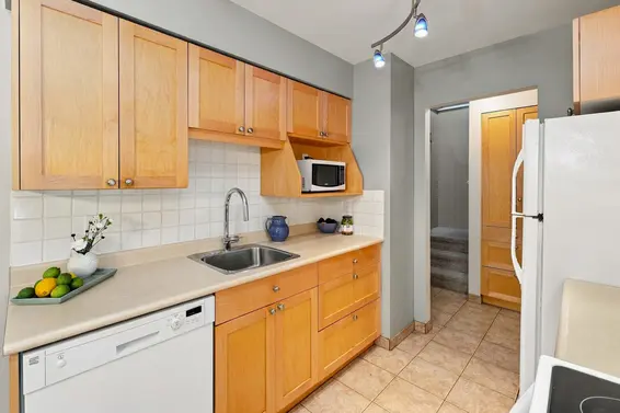 2026 Purcell Way, North Vancouver For Sale - image 10