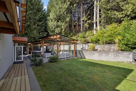 589 St Giles Road, West Vancouver For Sale - image 36