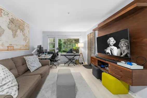 204 1679 Lloyd Avenue, North Vancouver