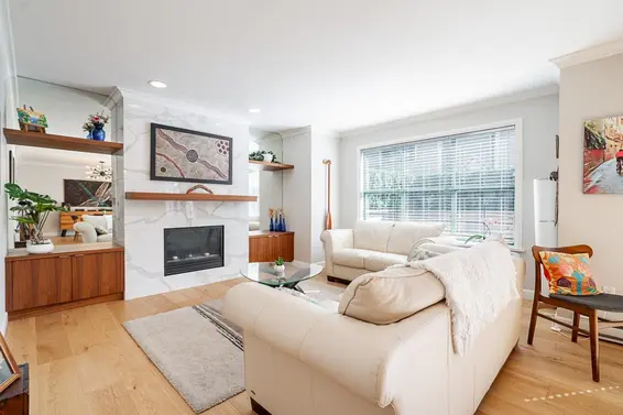 11 229 East 8th Street, North Vancouver