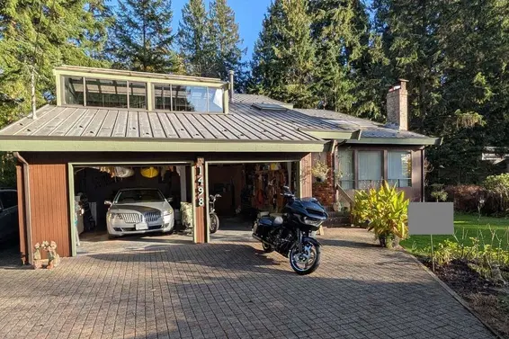 1498 Chamberlain Drive, North Vancouver For Sale - image 2