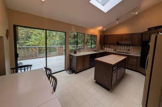 1498 Chamberlain Drive, North Vancouver For Sale - image 9