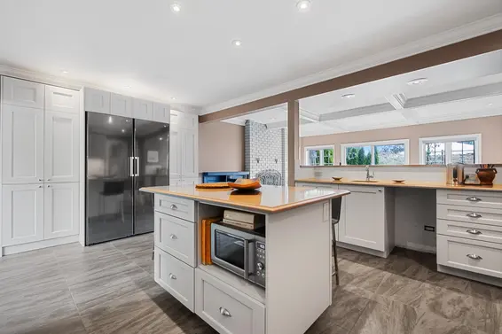 4817 Meadfeild Road, West Vancouver For Sale - image 13