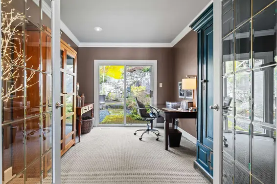 4817 Meadfeild Road, West Vancouver For Sale - image 6