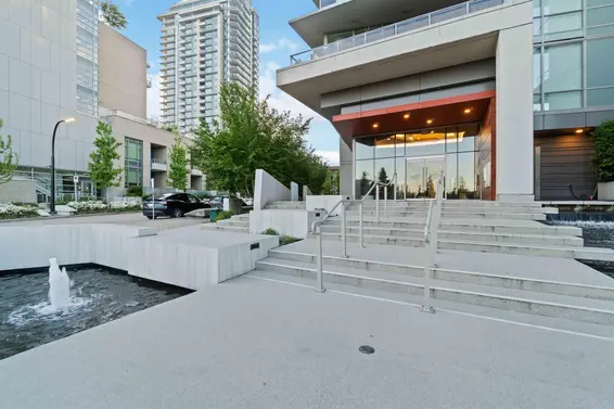 808 1550 Fern Street, North Vancouver For Sale - image 2