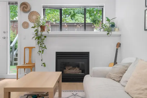 105 345 Lonsdale Avenue, North Vancouver