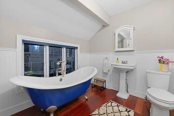 1045 Cortell Street, North Vancouver For Sale - image 26