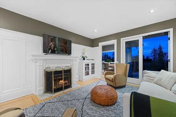 1045 Cortell Street, North Vancouver For Sale - image 4