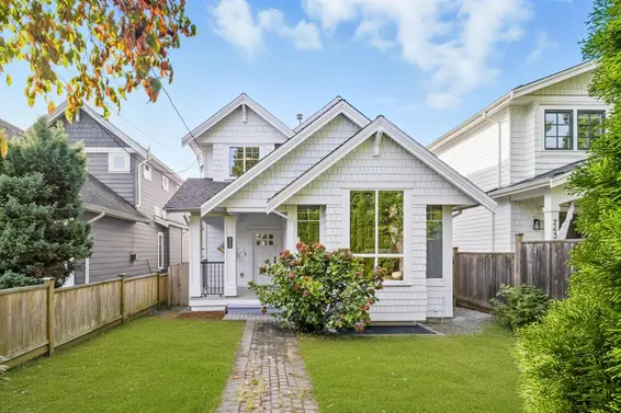 2411 George Street, North Vancouver For Sale - image 1