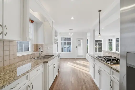 2411 George Street, North Vancouver For Sale - image 14