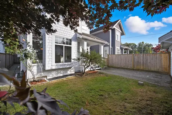 2411 George Street, North Vancouver For Sale - image 35
