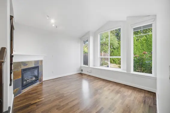 2411 George Street, North Vancouver For Sale - image 4