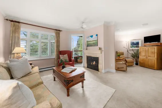 212 2800 Chesterfield Avenue, North Vancouver For Sale - image 1