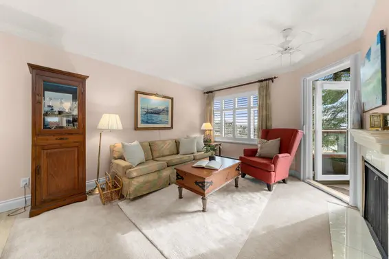 212 2800 Chesterfield Avenue, North Vancouver For Sale - image 3