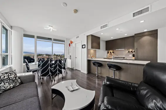 1509 125 East 14th Street, North Vancouver For Sale - image 2