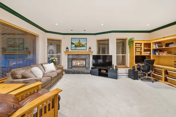 4383 Cove Cliff Road, North Vancouver For Sale - image 11