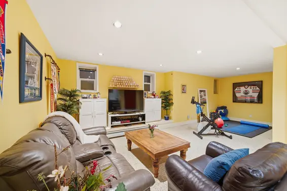 4383 Cove Cliff Road, North Vancouver For Sale - image 19