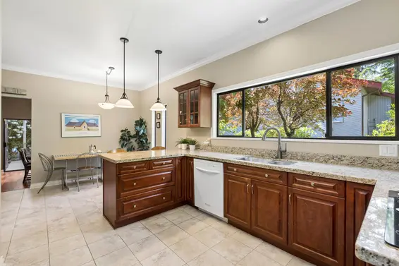 396 Mathers Avenue, West Vancouver For Sale - image 11