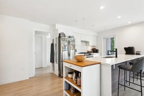 208 1519 Crown Street, North Vancouver For Sale - image 11